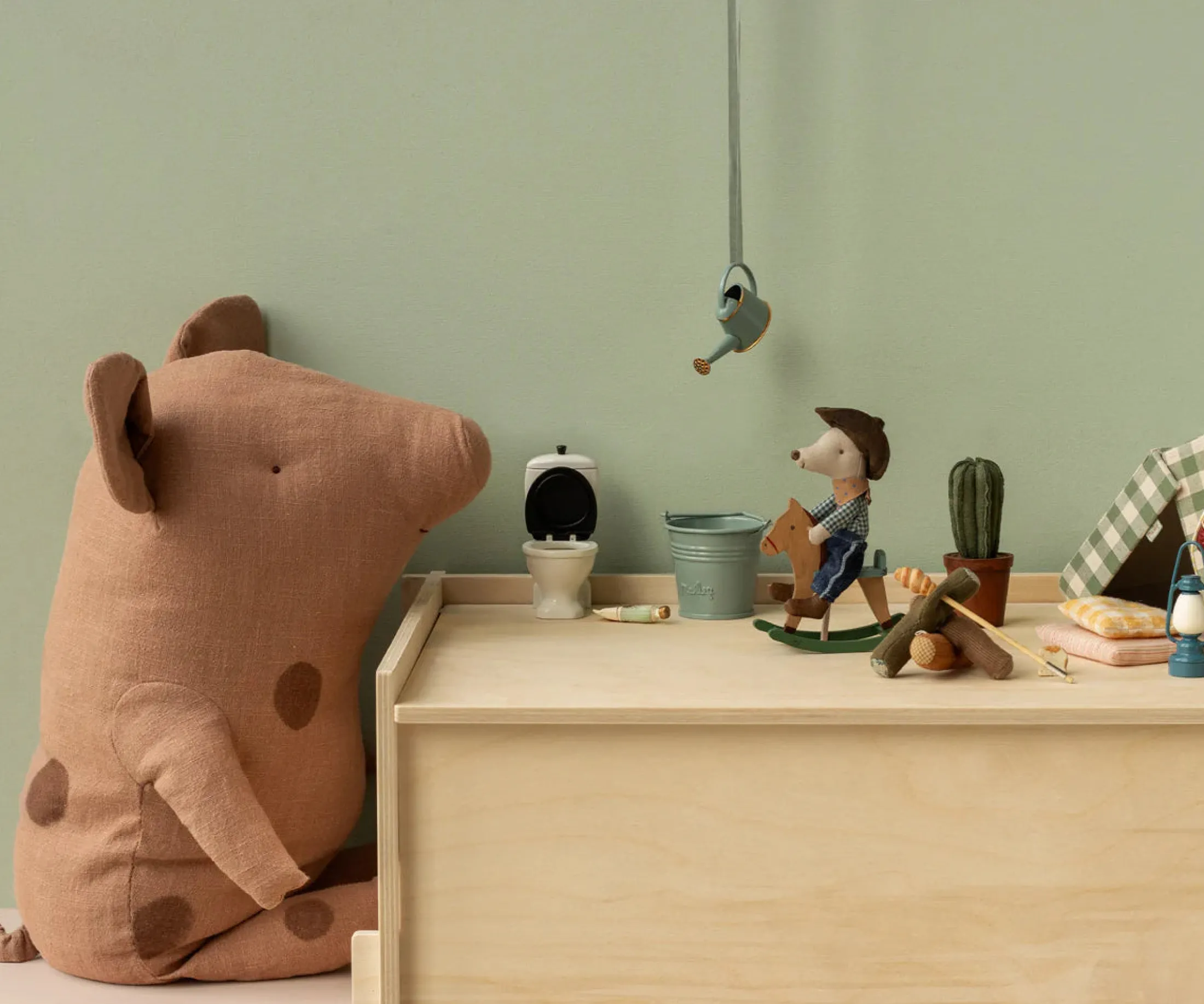 Big Truffle Pig (Vintage Rose)