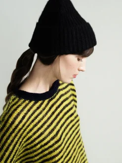 Cashmere Ribbed Beanie (Black)