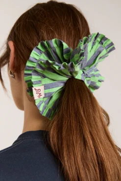 Frill Edge Scrunchie (Navy Pop)