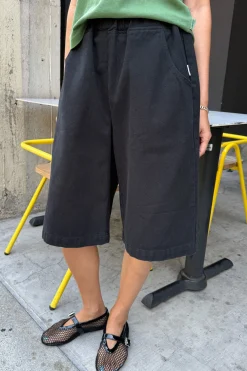 Liam Bermuda Shorts (Black Canvas)