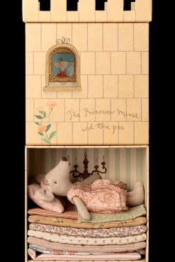 Princess and the pea, Big Sister Mouse