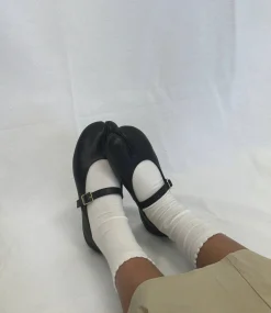 Scalloped Tabi Socks (White)